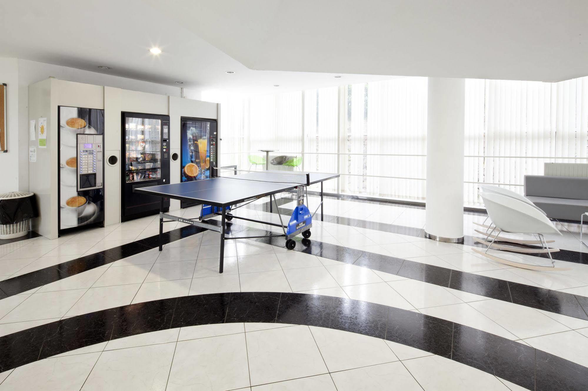 Residencia Universitaria Resa Siglo XXI คุลเยเรโด ภายนอก รูปภาพ